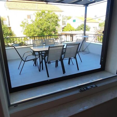 Beach Apartment Kate With Sea View, Balcony And Parking, Murter, Dalmatia 외부 사진