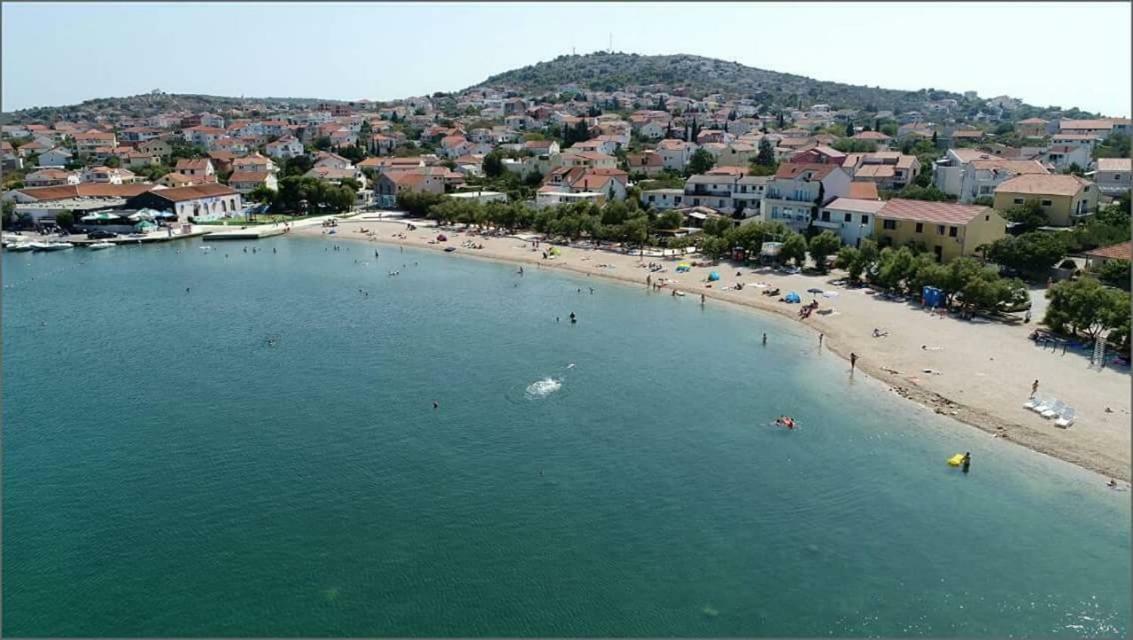 Beach Apartment Kate With Sea View, Balcony And Parking, Murter, Dalmatia 외부 사진